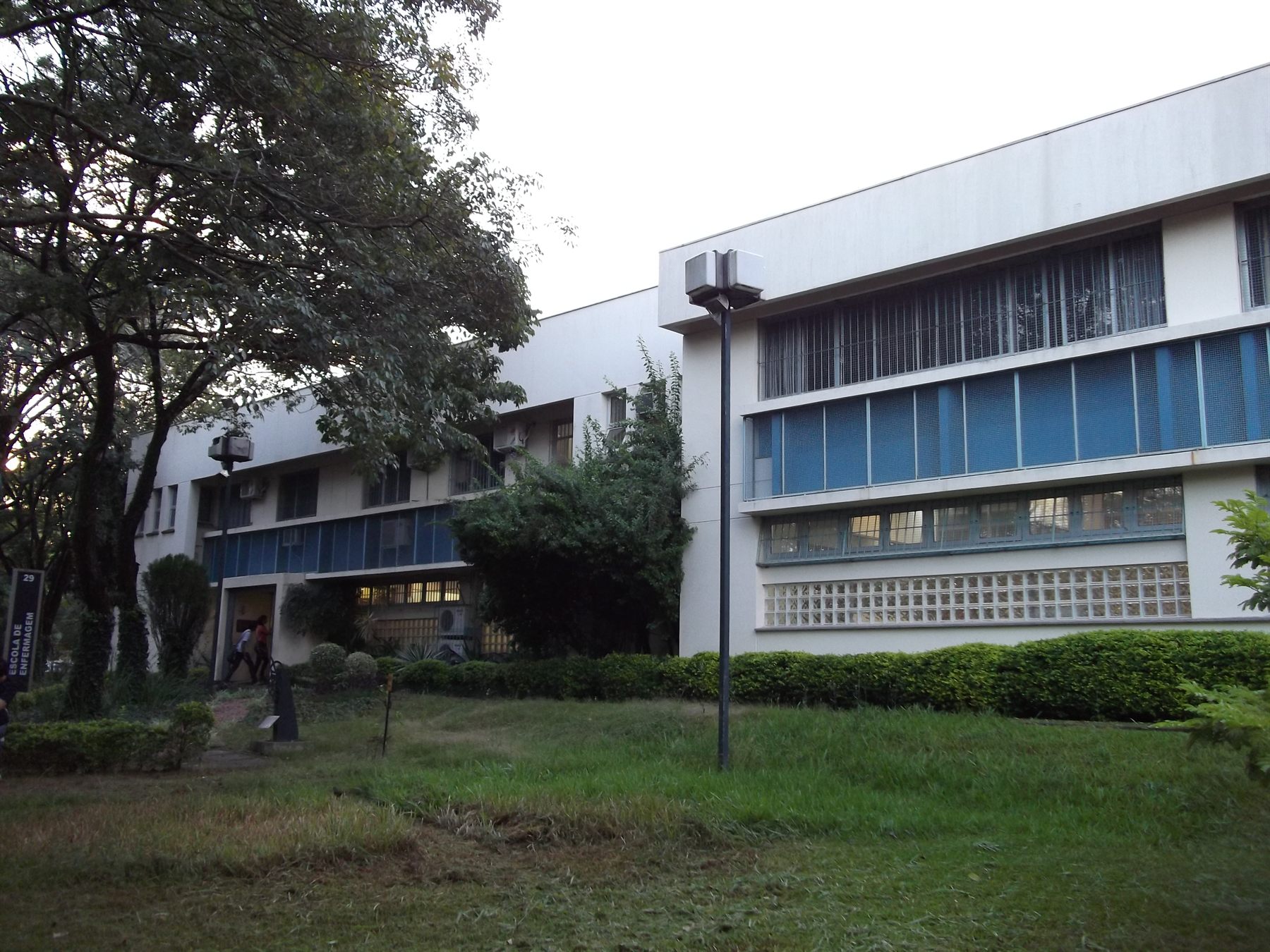Fachada da Escola de Enfermagem da UFRGS