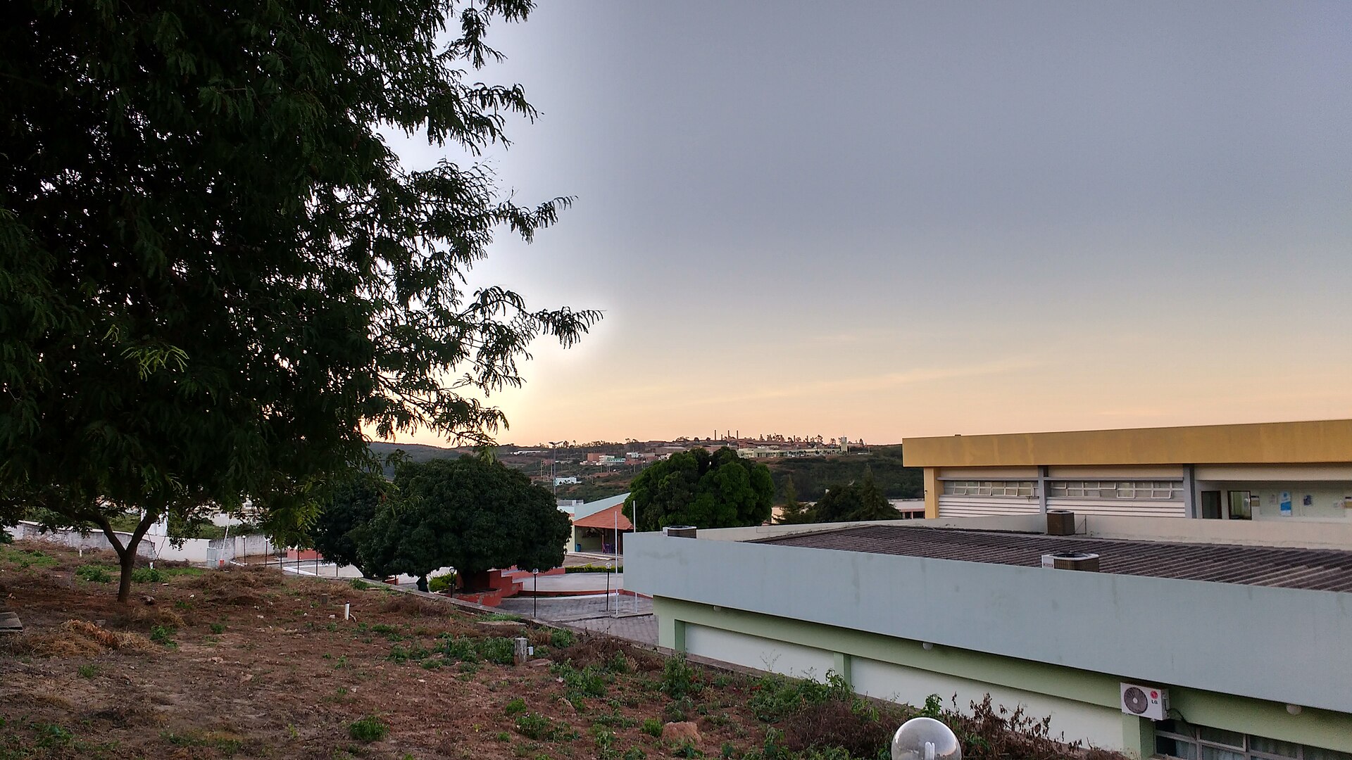 Imagem institucional relacionada à UNIVERSIDADE